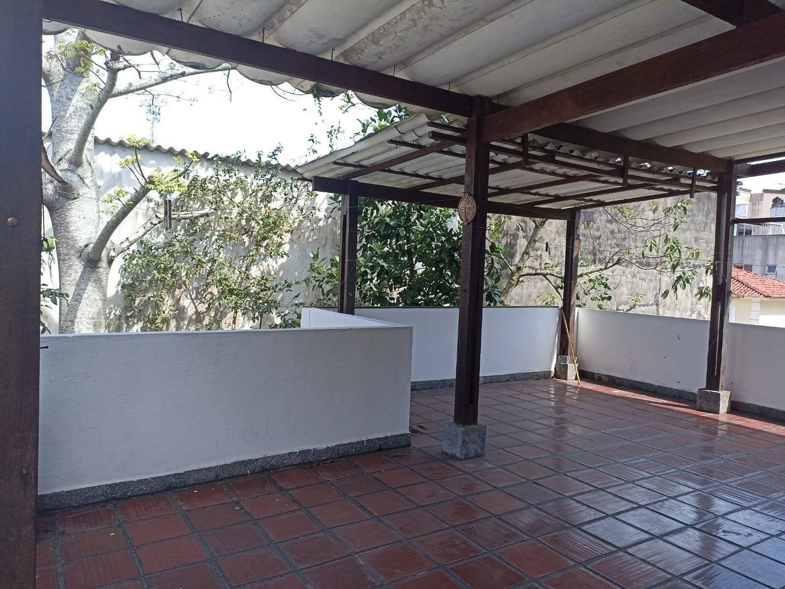 Sobrado a venda com piscina Guarujá SP