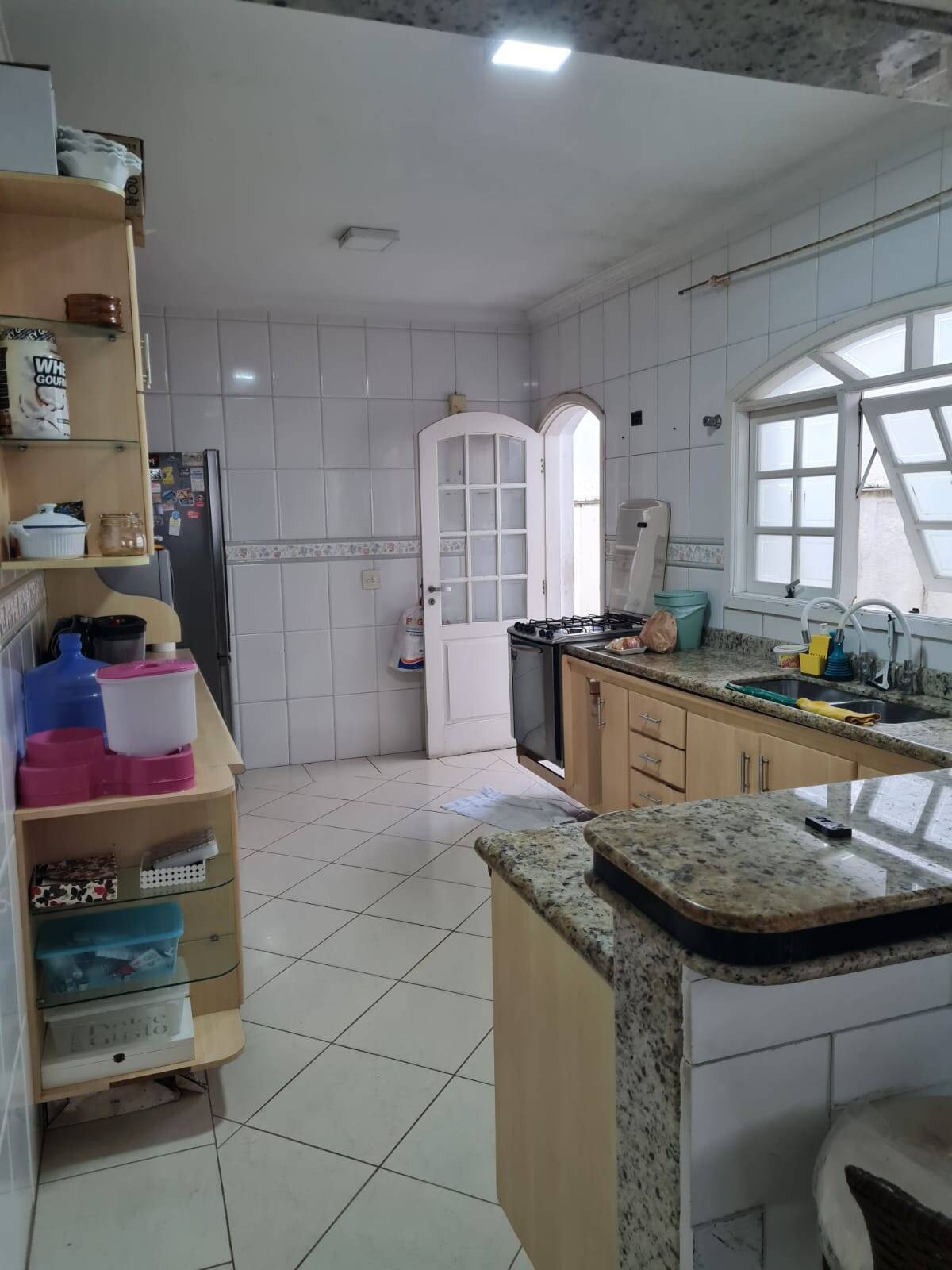 Casa à venda e aluguel com 3 quartos, 200m² - Foto 14