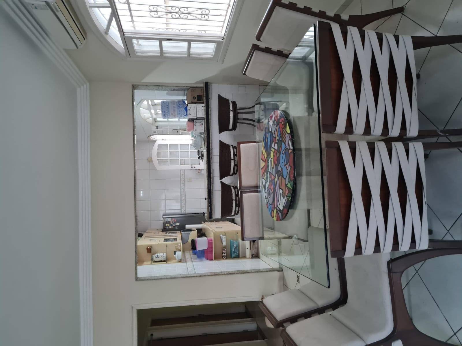 Casa à venda e aluguel com 3 quartos, 200m² - Foto 4