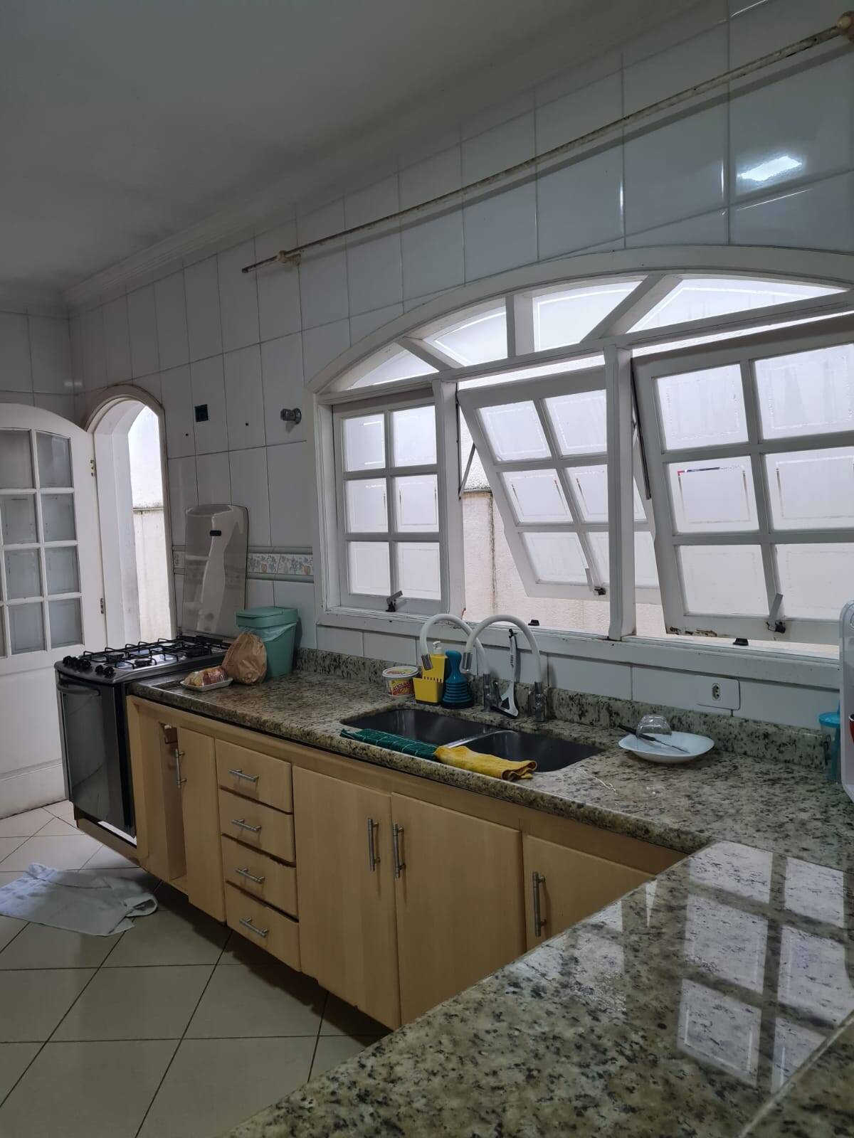Casa à venda e aluguel com 3 quartos, 200m² - Foto 25