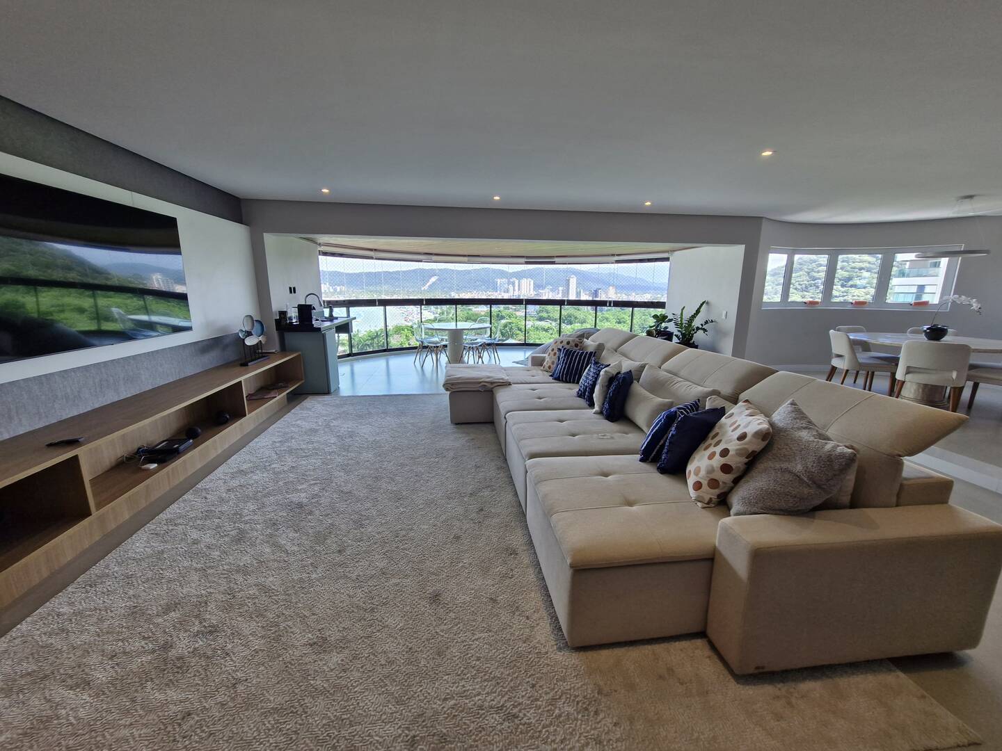 Apartamento Reformado a VENDA Tortugas  Enseada   Guarujá - SP