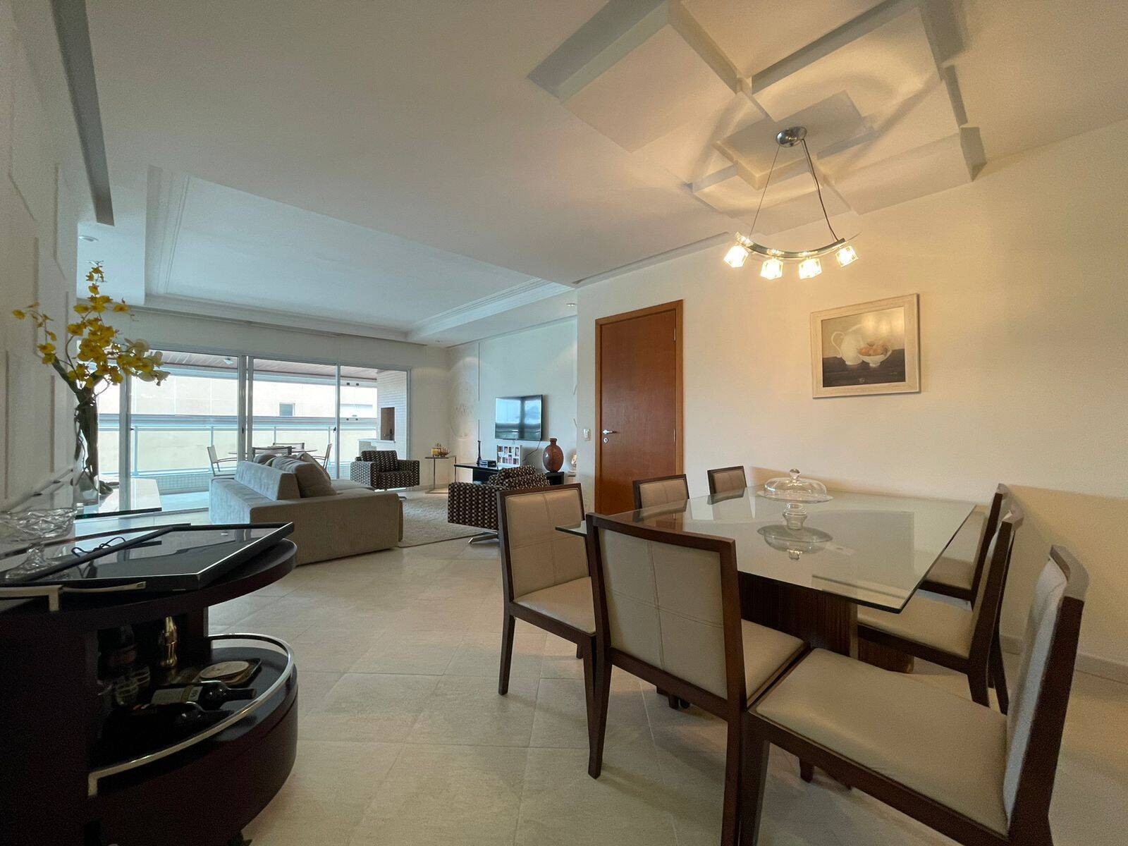 Apartamento em condomínio resort Enseada Guarujá SP