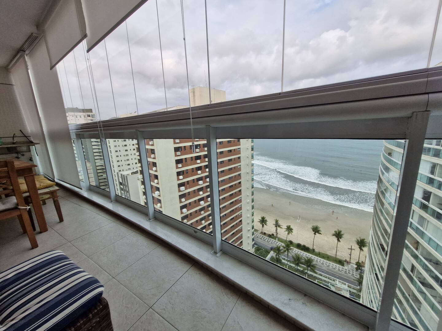 APARTAMENTO A VENDA CONDOMINIO OCEANO ASTURIAS GUARUJÁ SP