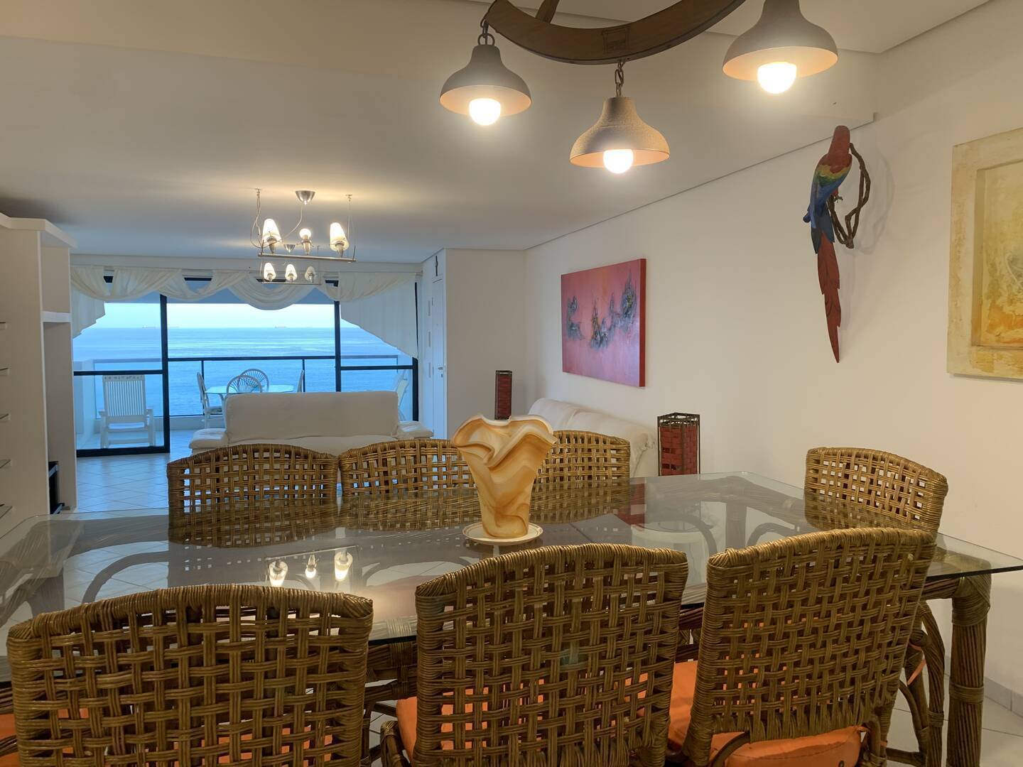 APARTAMENTO FRENTE MAR COM LAZER  PITANGUEIRAS GUARUJÁ SP