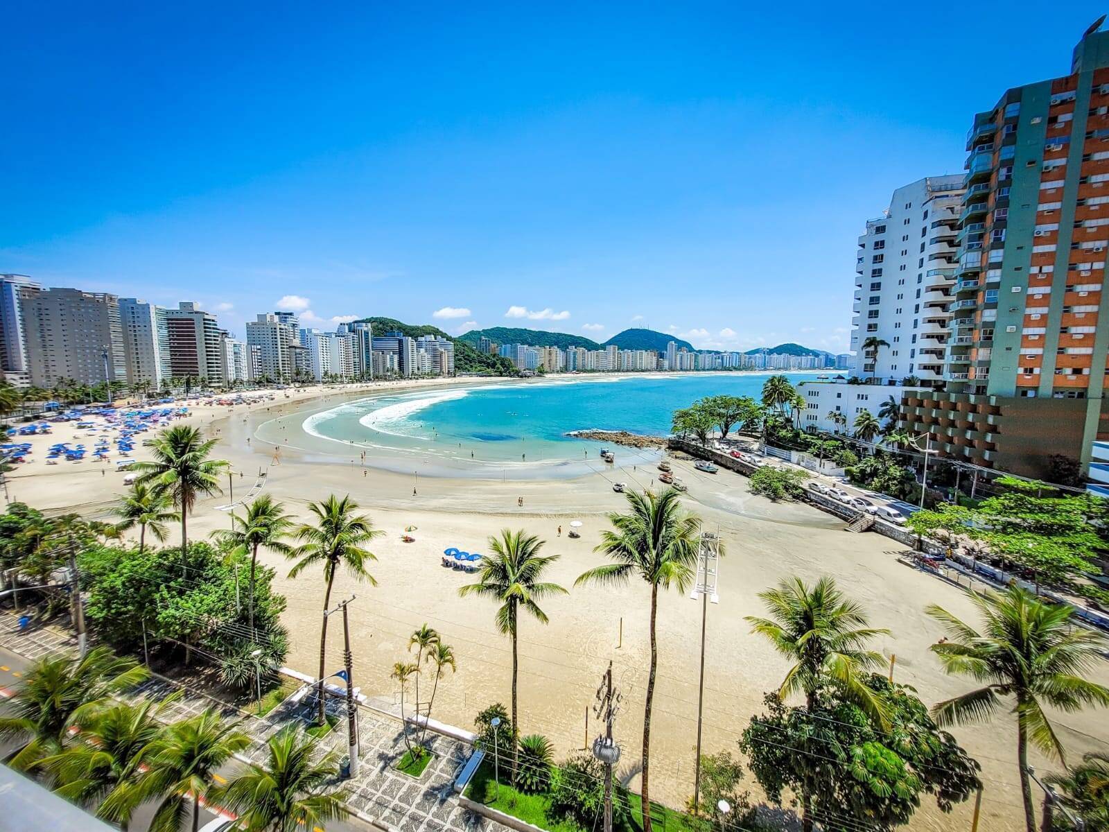LINDO APARTAMENTO REFORMADO A VENDA FRENTE TOTAL PRAIA DAS ASTÚRIAS GUARUJÁ
