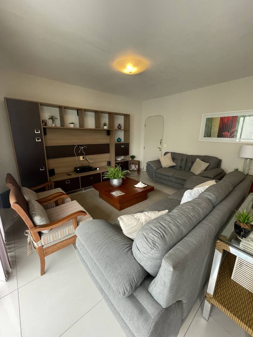 Lindíssimo apartamento para locação anual na Pitangueiras com lazer Guarujá