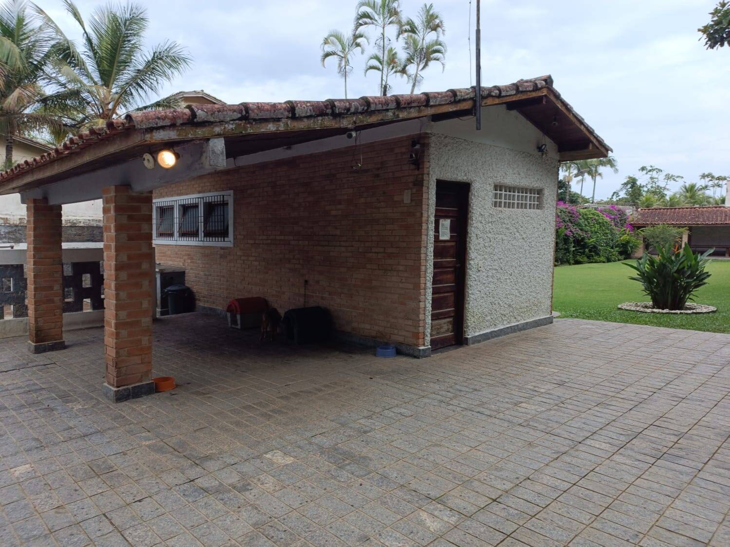 Casa à venda com 3 quartos, 1518m² - Foto 2
