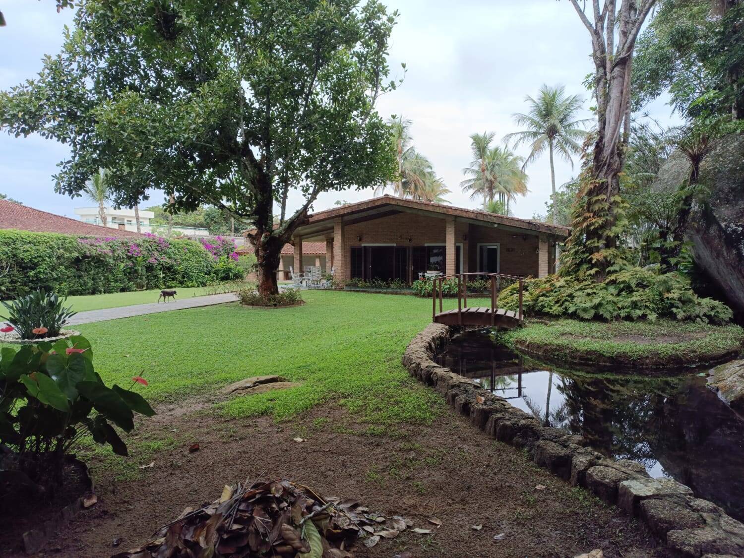 Casa à venda com 3 quartos, 1518m² - Foto 1