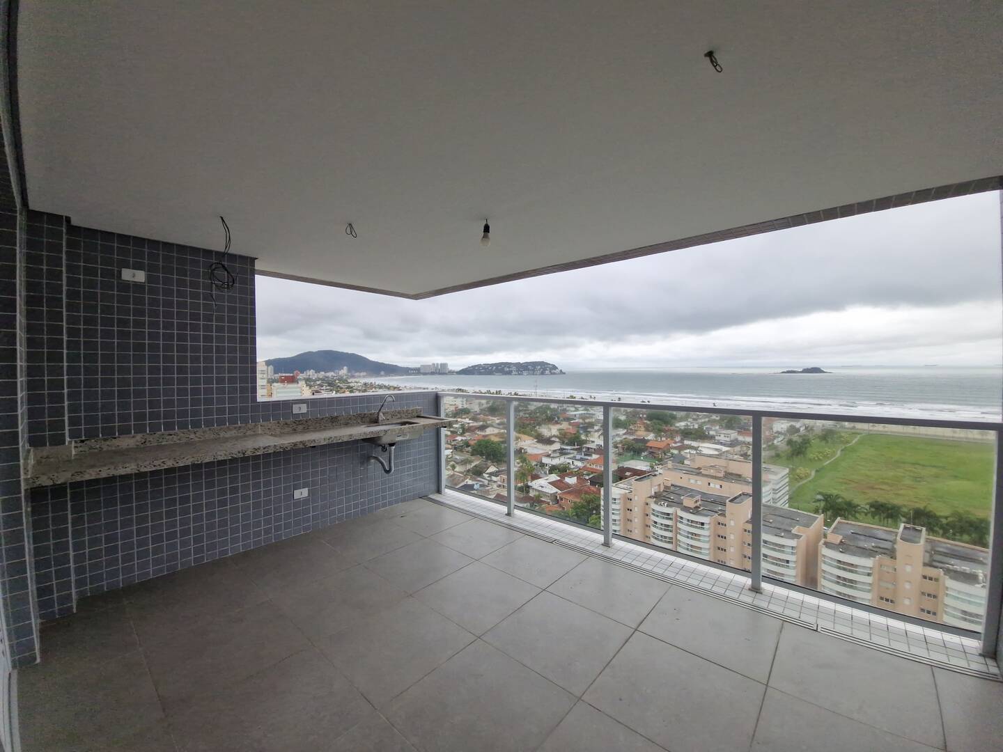 APARTAMENTO A VENDA EM COND LAZER DE RESORT ENSEADA GUARUJÁ SP
