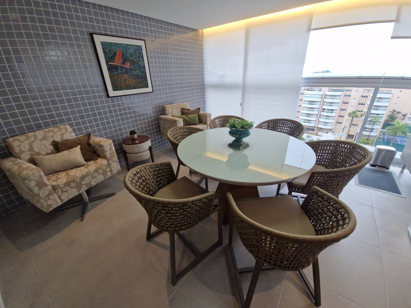 Lindo Apartamento Reformado a Venda Beach Club Enseada Guarujá SP