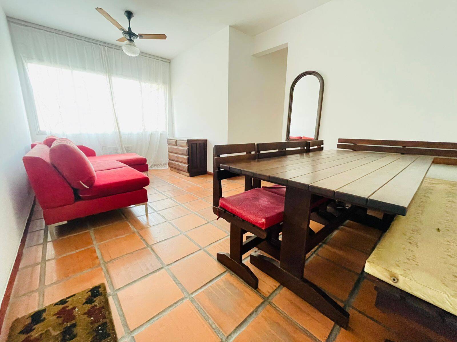 Apartamento a venda com 3 dormitórios por 255.000,00 na enseada em Guarujá