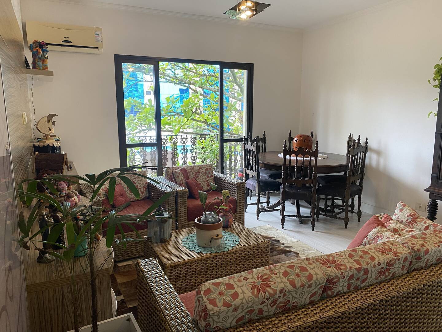 Apartamento a venda  Avenida dom Pedro 1º Guarujá S.P.