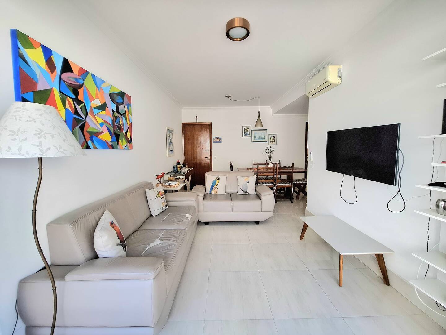 Lindo apartamento a venda em frente a praia da Astúrias