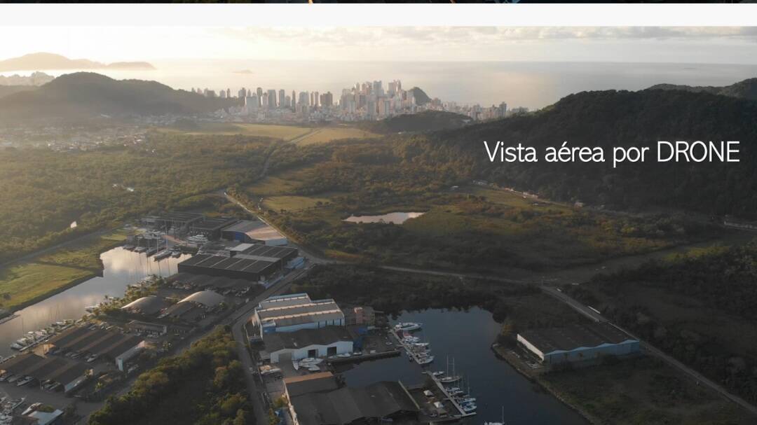 Terreno à Venda 40.000 m²  Entrada pela Santa Cruz dos Navegantes  Guaruja