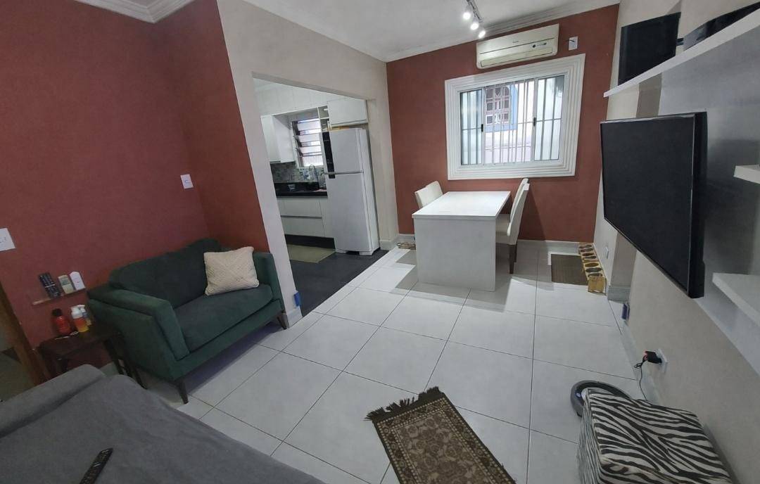 CASA SOBREPOSTA ALTA 2 DORMITÓRIOS REFORMADA-SANTA ROSA - GUARUJÁ/SP