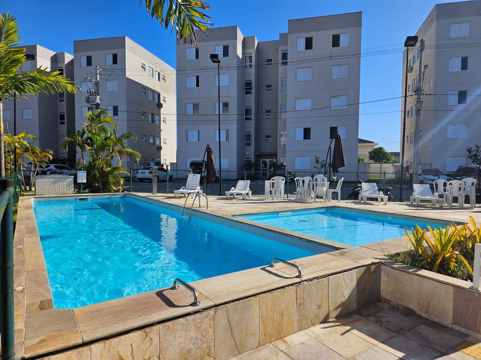 *Apartamento à Venda na Enseada – Guarujá/SP*  
*Apenas 5 minutos da Praia.