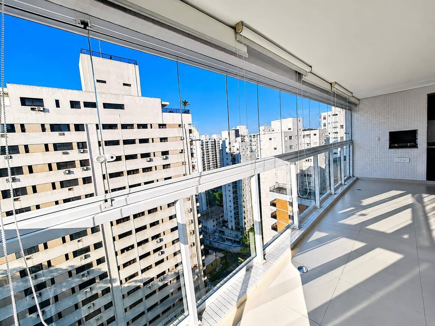 Lindo Apto  - 3 Dorms (1 Suíte) - 5 Min da Praia Pitangueiras/Guarujá/SP