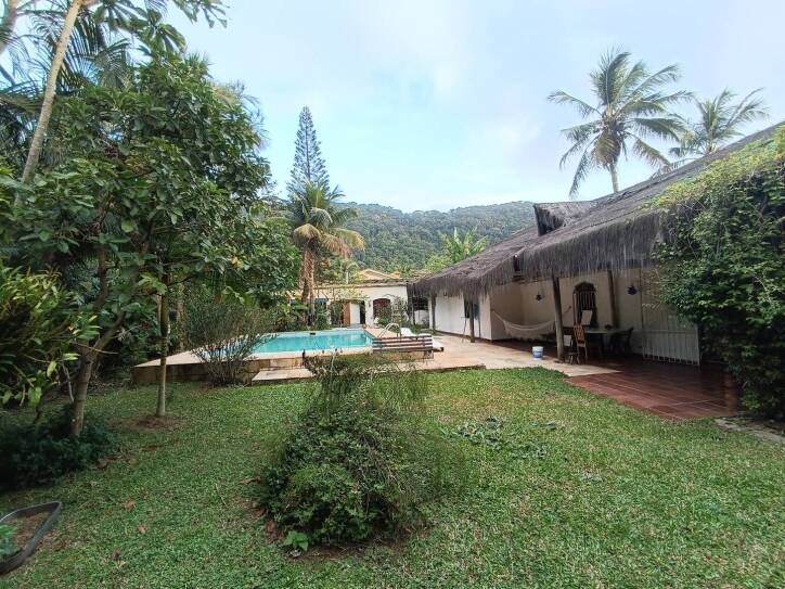 Casa  a venda ou loc anual com 6 dormitórios - Guaiuba Guarujá SP
