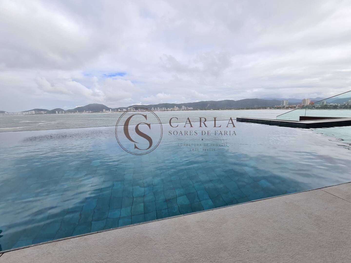 Casa a venda Frente Mar Alto Padrão Península Guarujá SP