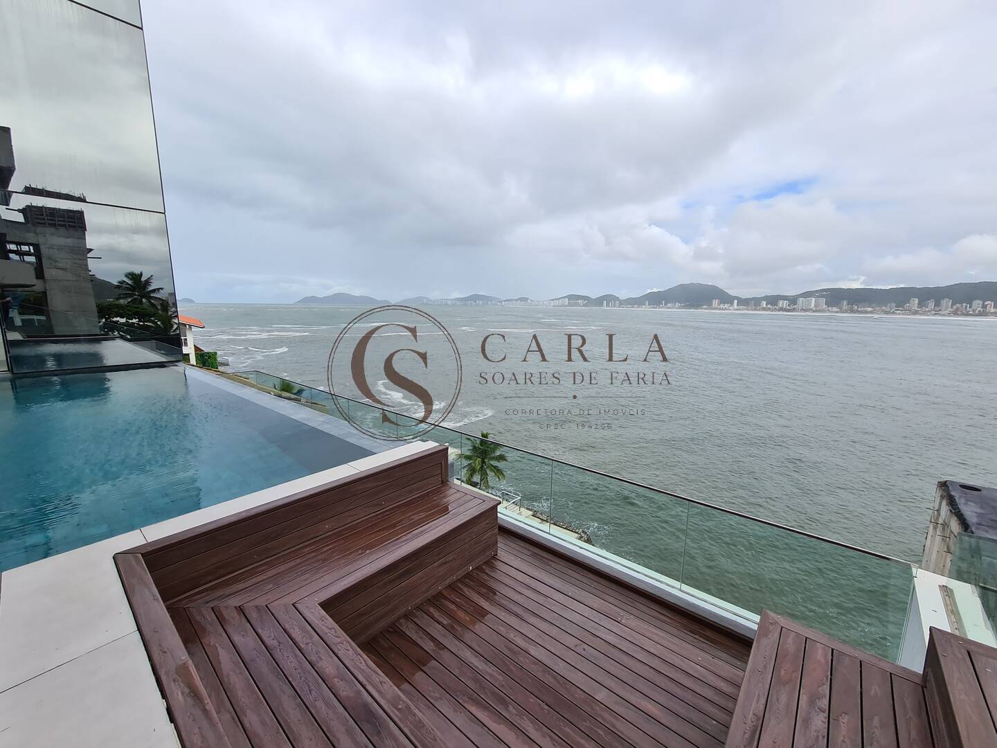 Casa a venda Frente Mar Alto Padrão Península Guarujá SP
