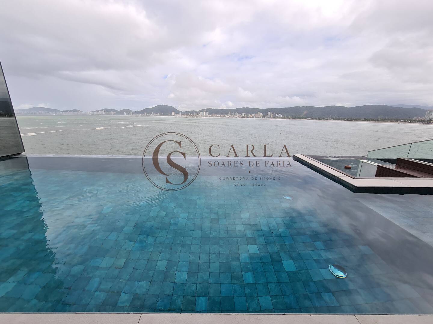 Casa a venda Frente Mar Alto Padrão Península Guarujá SP