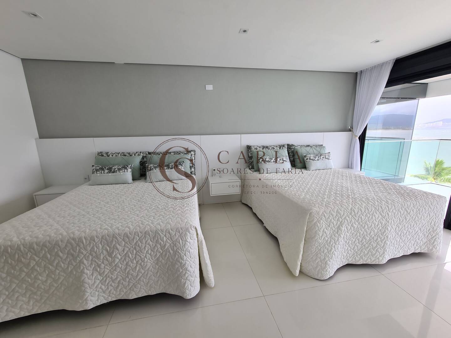 Casa a venda Frente Mar Alto Padrão Península Guarujá SP