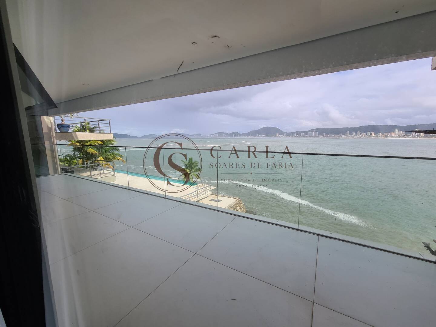 Casa a venda Frente Mar Alto Padrão Península Guarujá SP
