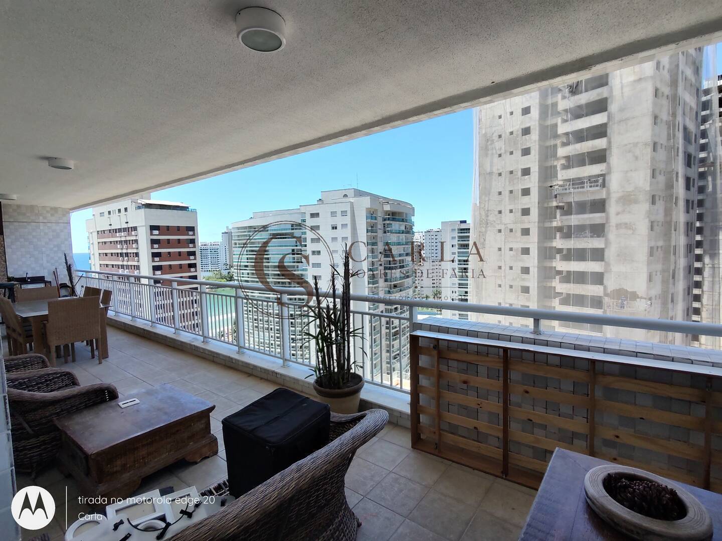 Apartamento com varanda  e lazer completo  loc anual  Astúrias  Guarujá