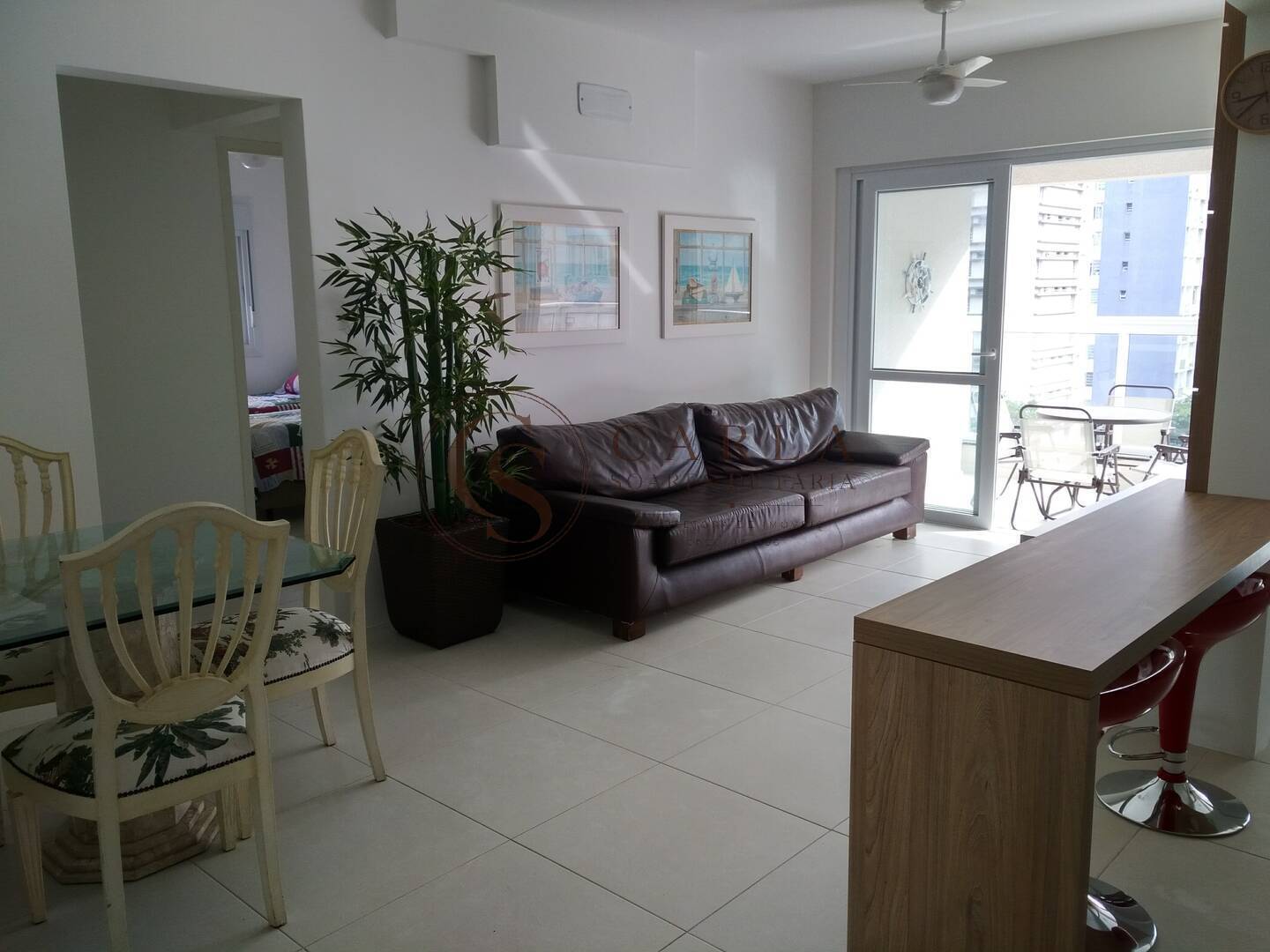 Apartamento com varanda gourmet Pitangueiras Guarujá SP