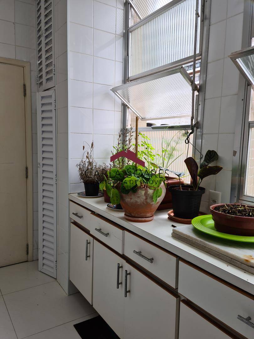 Apartamento para alugar com 3 quartos, 180m² - Foto 22