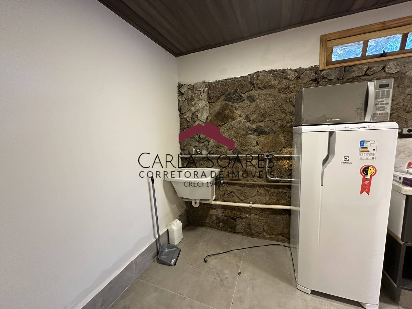 Casa para alugar com 4 quartos, 650m² - Foto 10