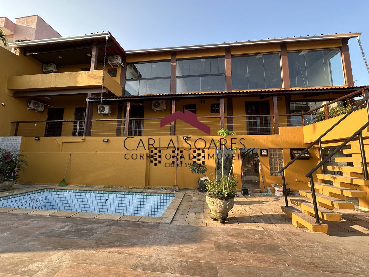 Casa para alugar com 4 quartos, 650m² - Foto 1
