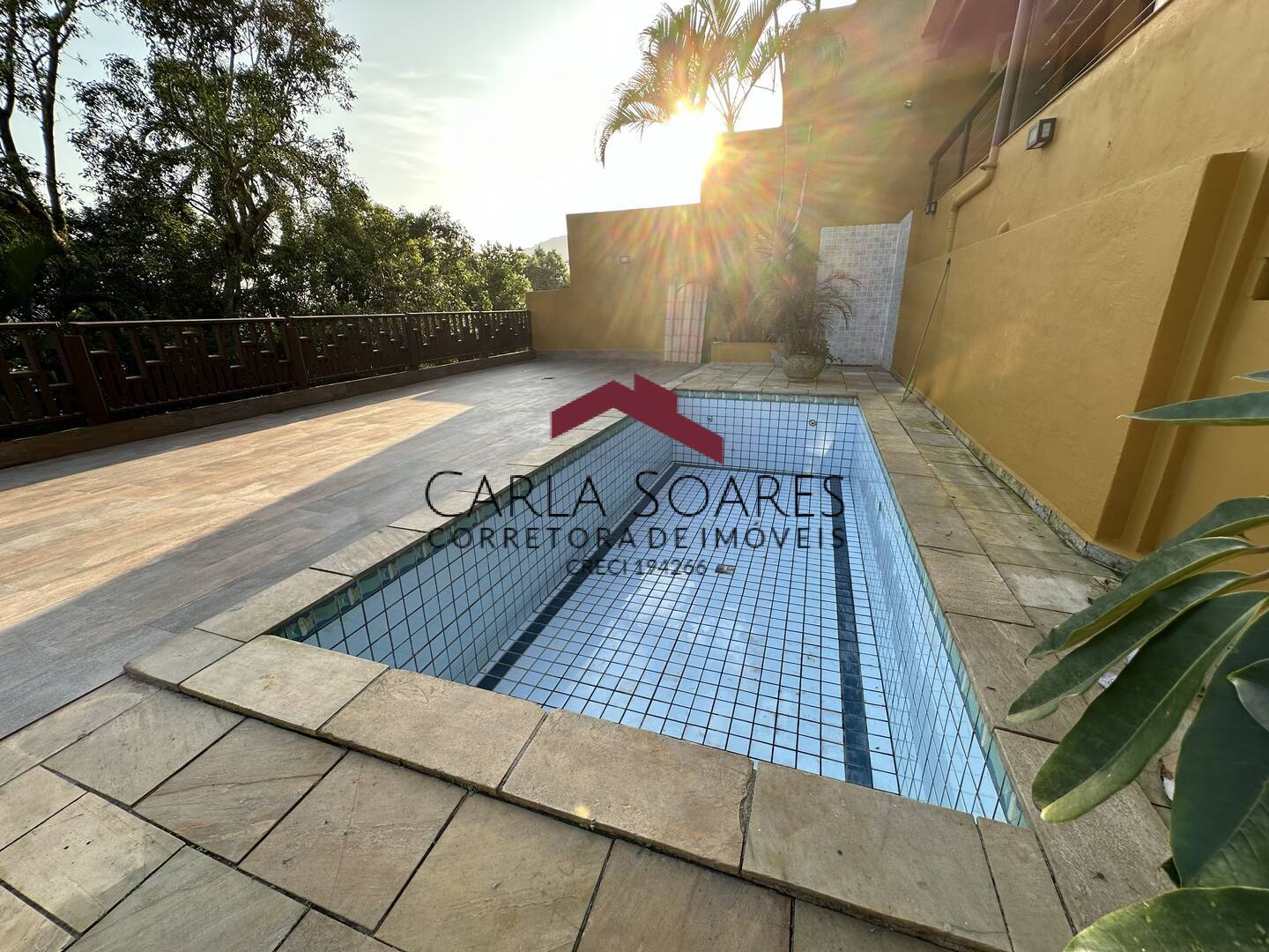 Casa para alugar com 4 quartos, 650m² - Foto 48