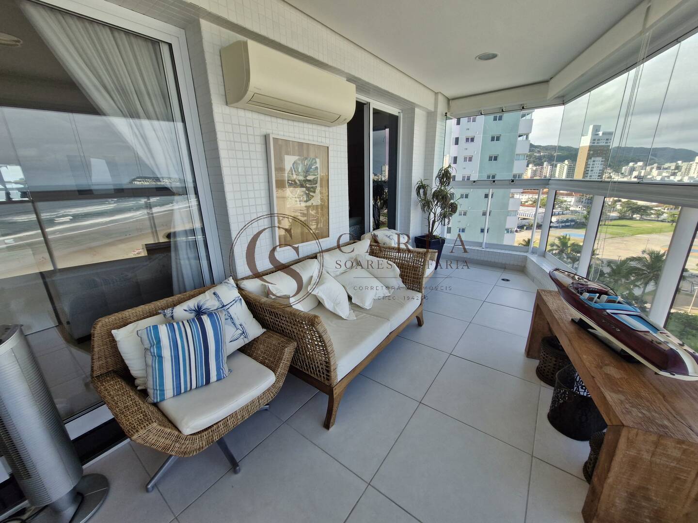 APARTAMENTO REFORMADO A VENDA/LOC ANUAL ENSEADA GUARUJÁ SP