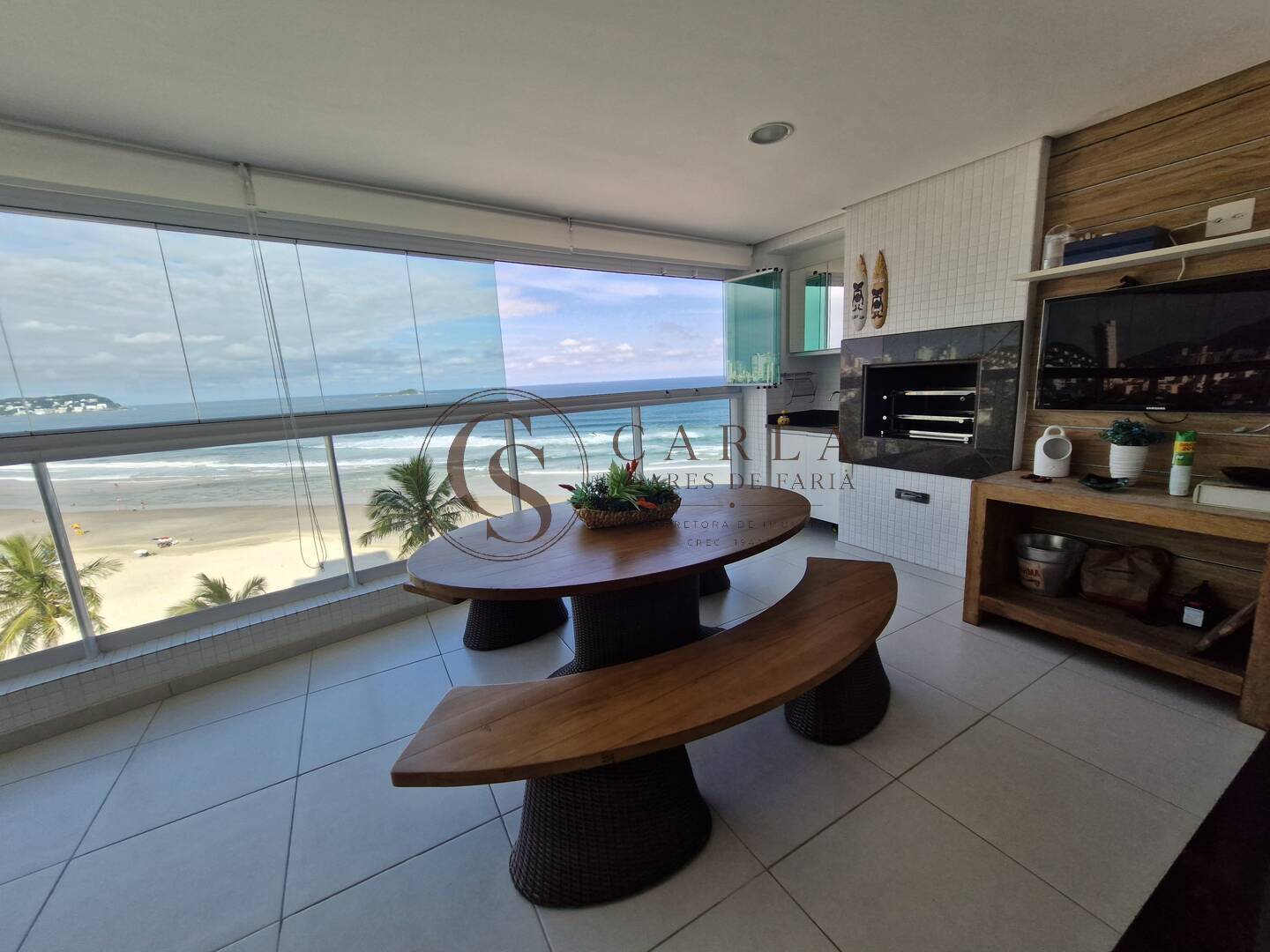 APARTAMENTO REFORMADO A VENDA/LOC ANUAL ENSEADA GUARUJÁ SP