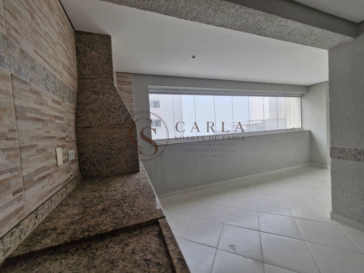 APARTAMENTO COM VARANDA GOURMET E VISTA PARA MAR  ASTURIAS GUARUJÁ SP
