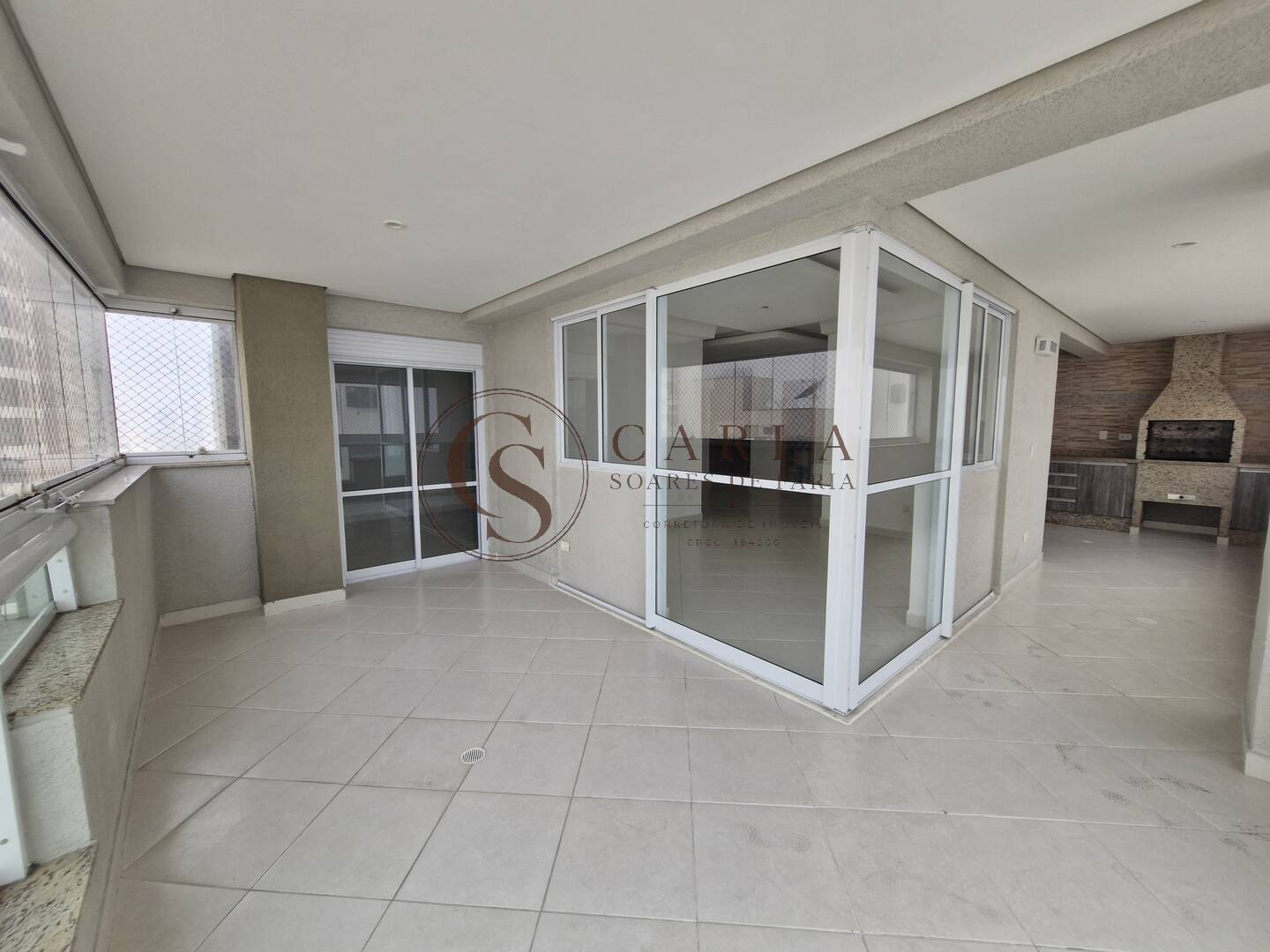 APARTAMENTO COM VARANDA GOURMET E VISTA PARA MAR  ASTURIAS GUARUJÁ SP