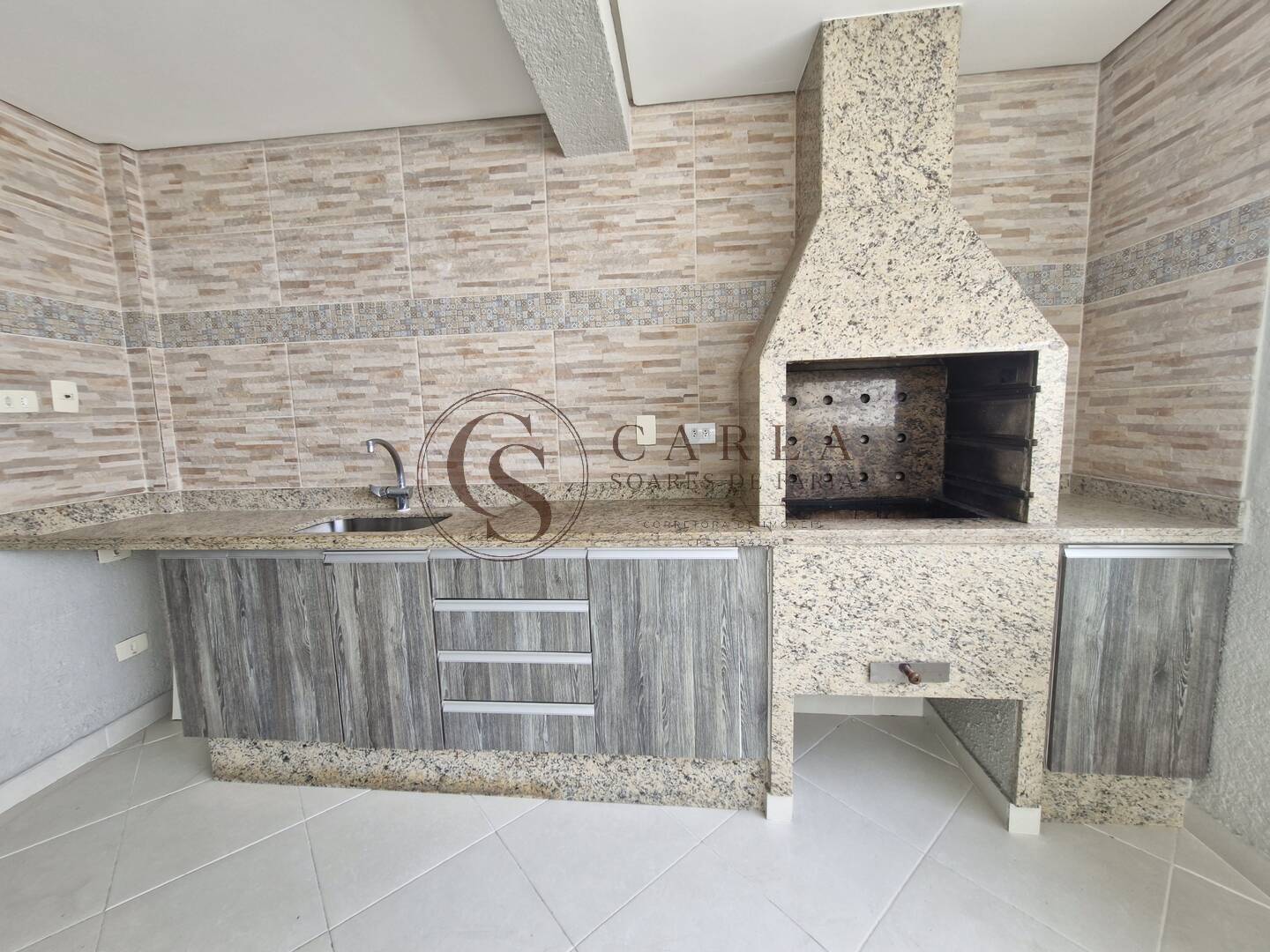 APARTAMENTO COM VARANDA GOURMET E VISTA PARA MAR  ASTURIAS GUARUJÁ SP