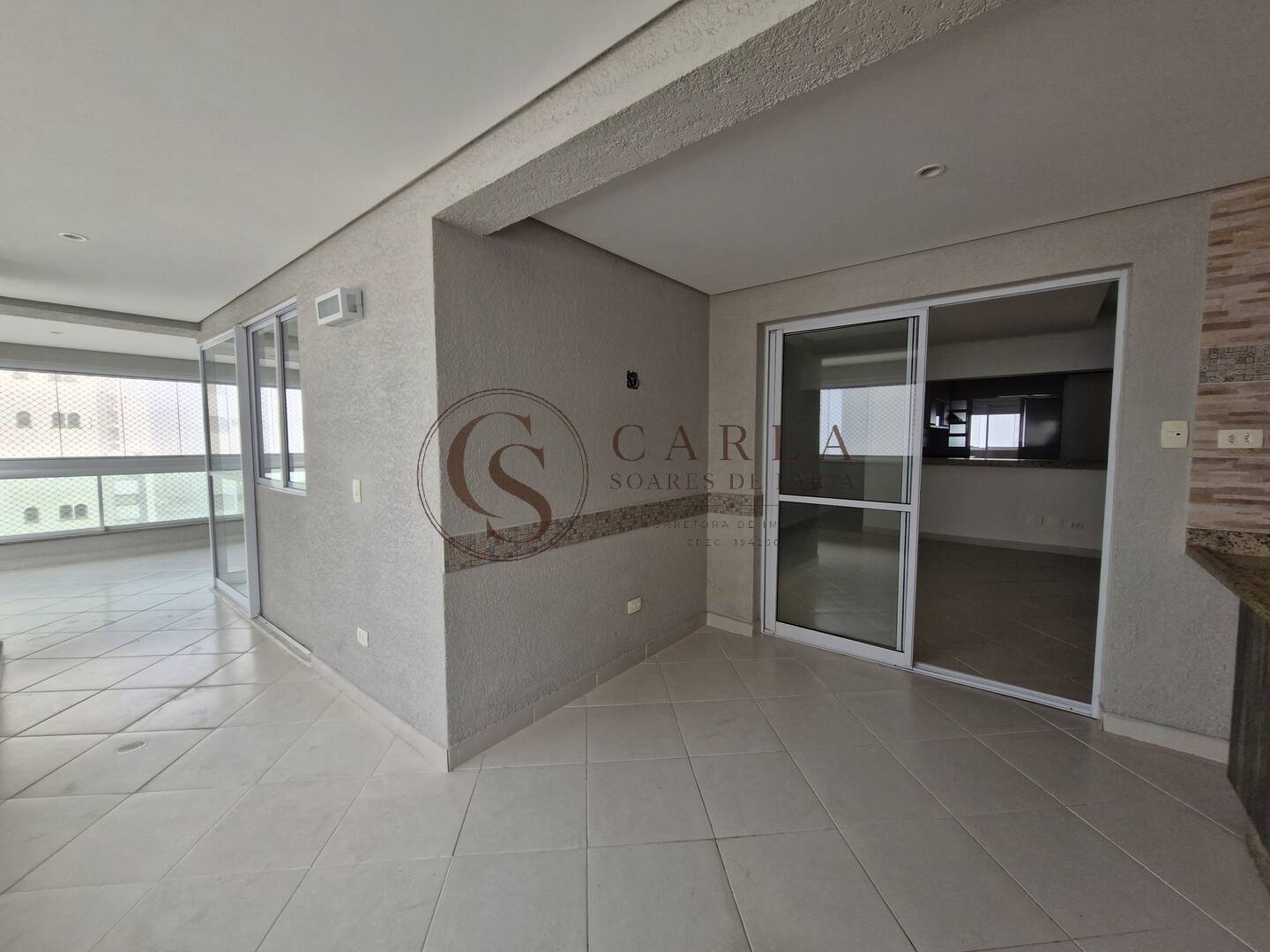 APARTAMENTO COM VARANDA GOURMET E VISTA PARA MAR  ASTURIAS GUARUJÁ SP
