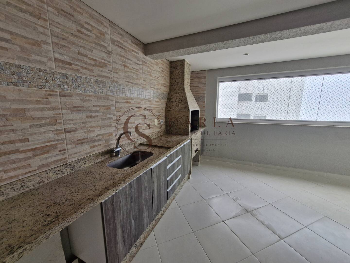 APARTAMENTO COM VARANDA GOURMET E VISTA PARA MAR  ASTURIAS GUARUJÁ SP