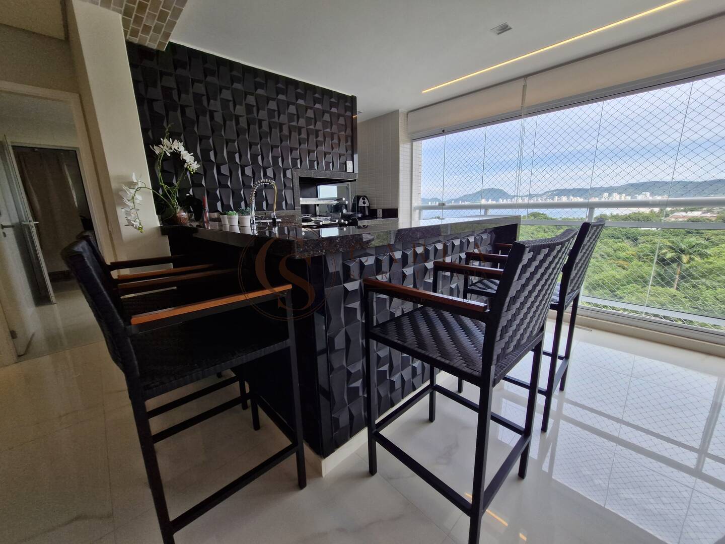 LINDO APARTAMENTO REFORMADO COND VERDE MAR ENSEADA GUARUJÁ SP