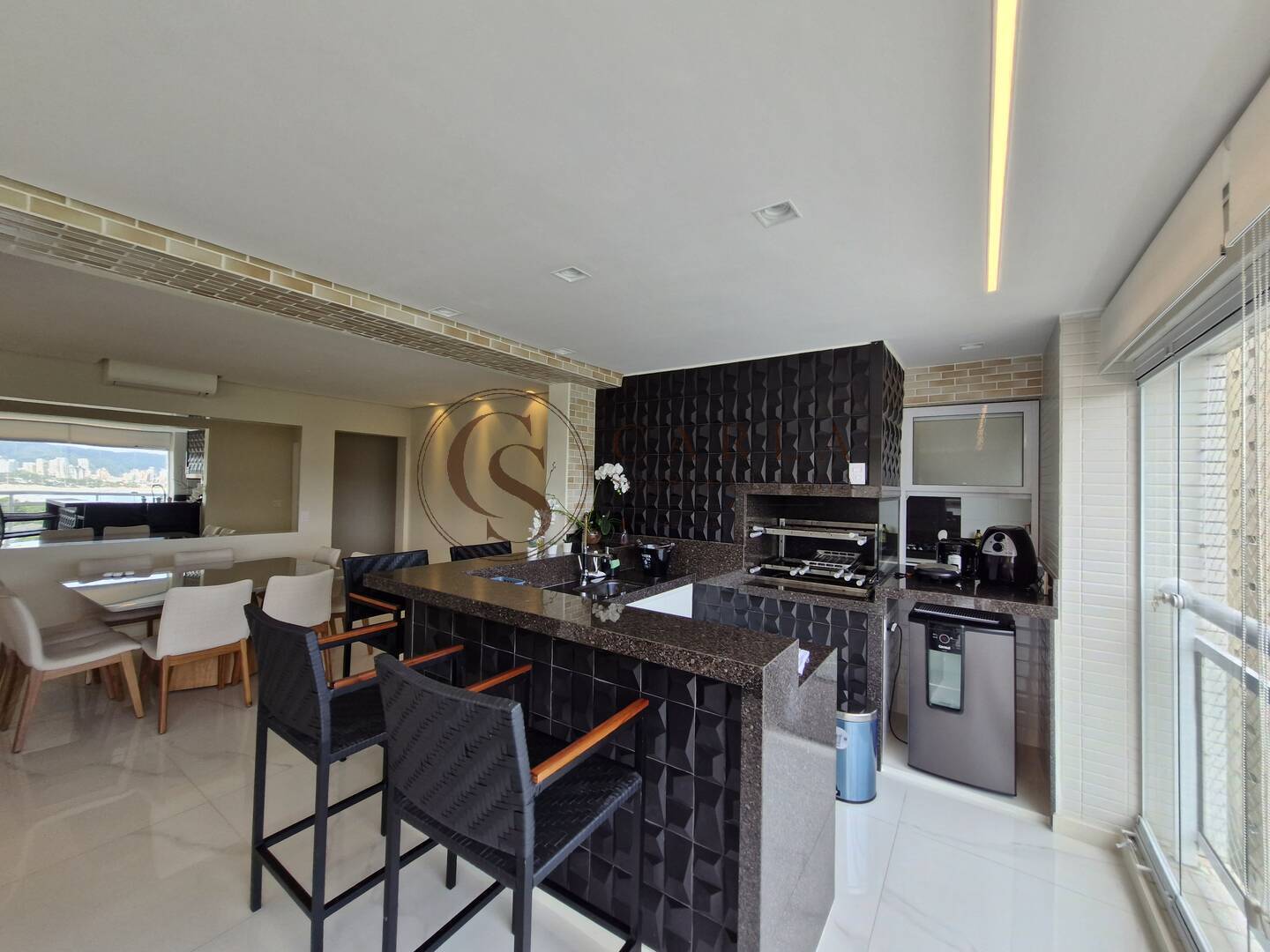 LINDO APARTAMENTO REFORMADO COND VERDE MAR ENSEADA GUARUJÁ SP