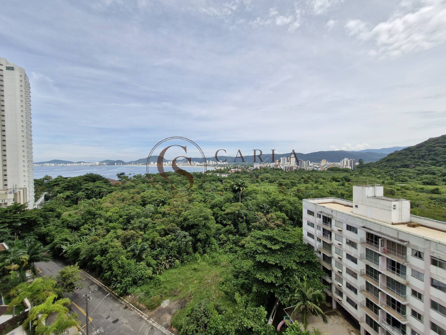 LINDO APARTAMENTO REFORMADO COND VERDE MAR ENSEADA GUARUJÁ SP