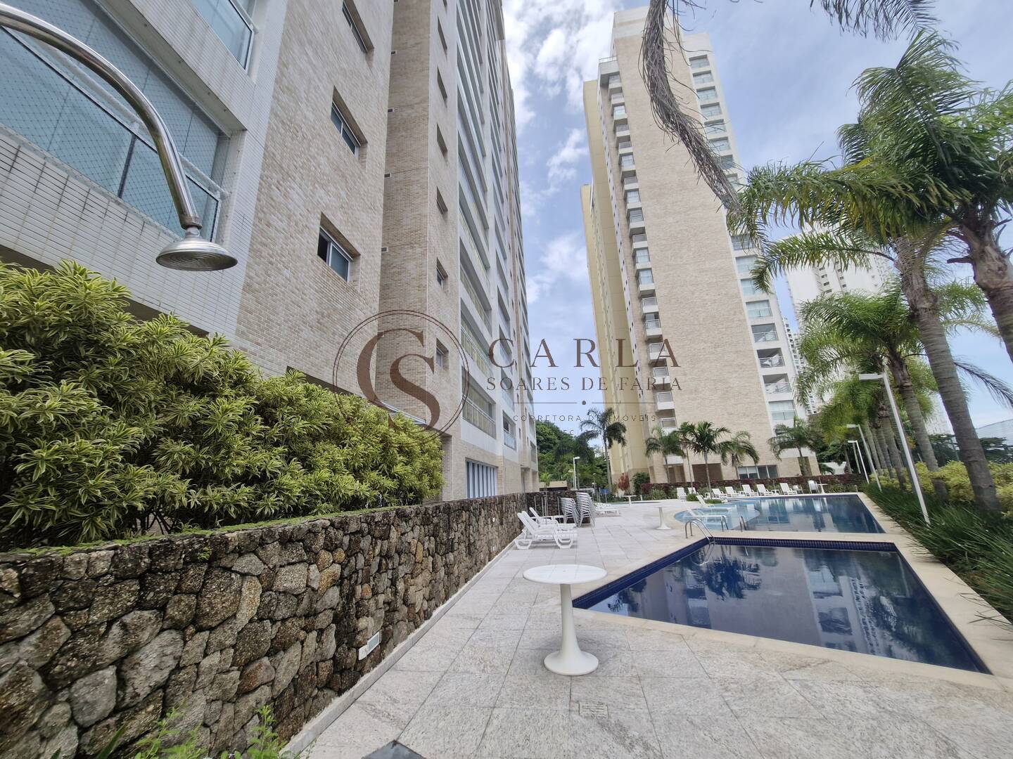 LINDO APARTAMENTO REFORMADO COND VERDE MAR ENSEADA GUARUJÁ SP