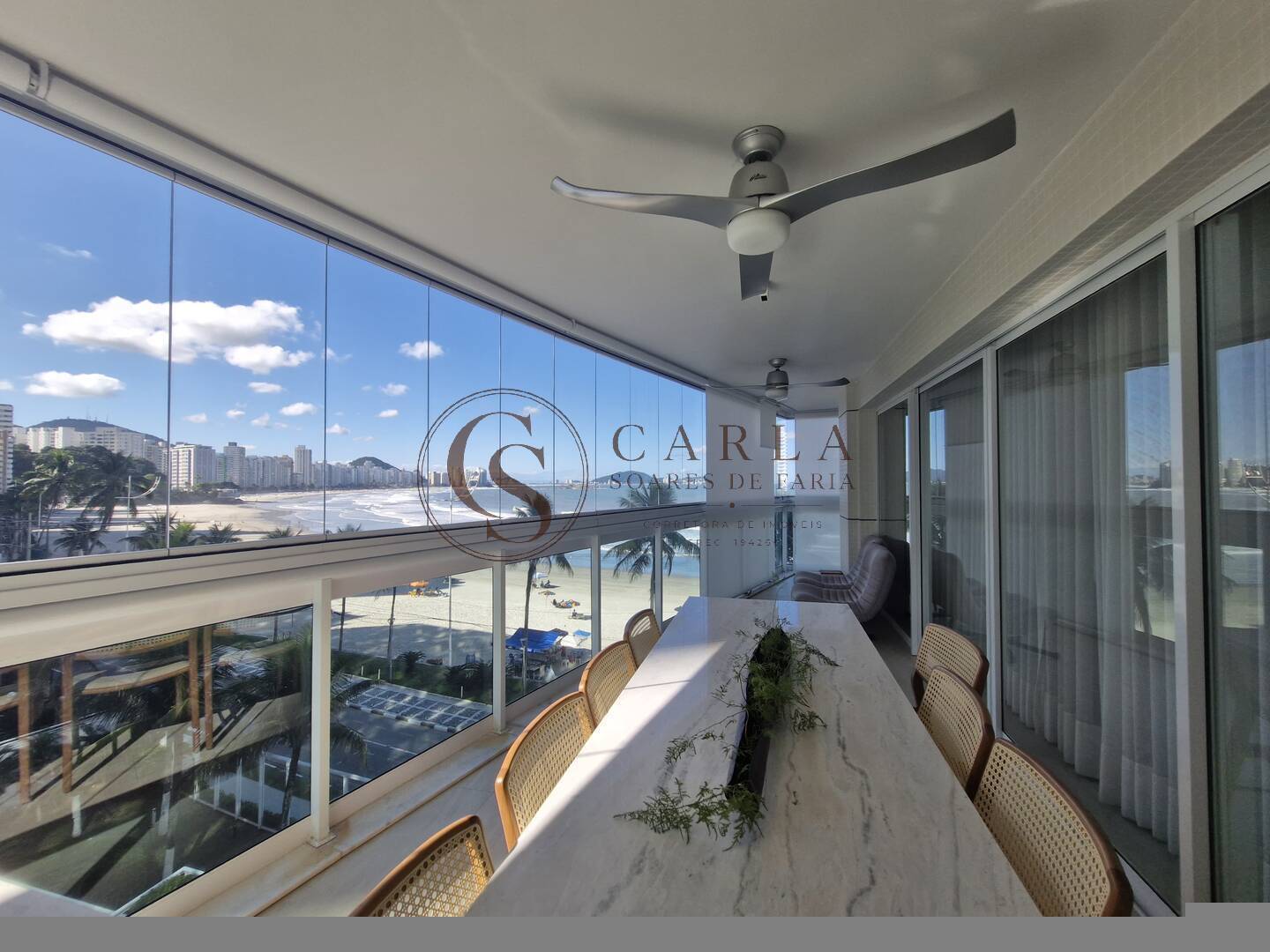 Lindo Apartamento Reformado Frente Mar com Lazer Completo con Oceano