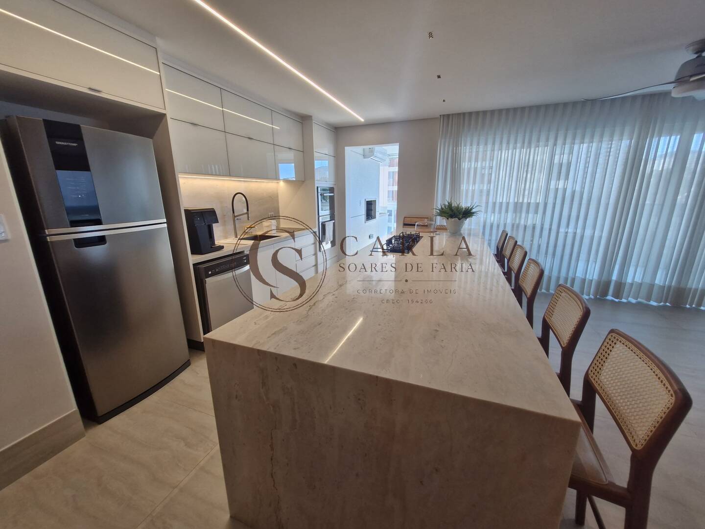 Lindo Apartamento Reformado Frente Mar com Lazer Completo con Oceano