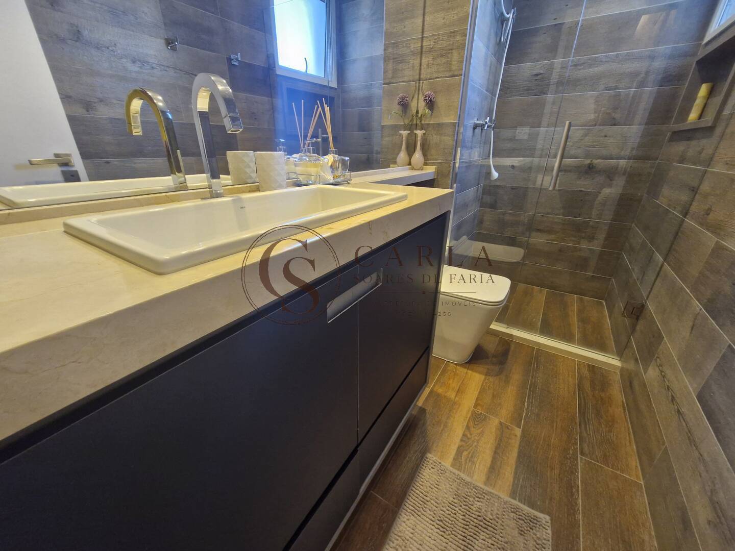 Lindo Apartamento Reformado Frente Mar com Lazer Completo con Oceano