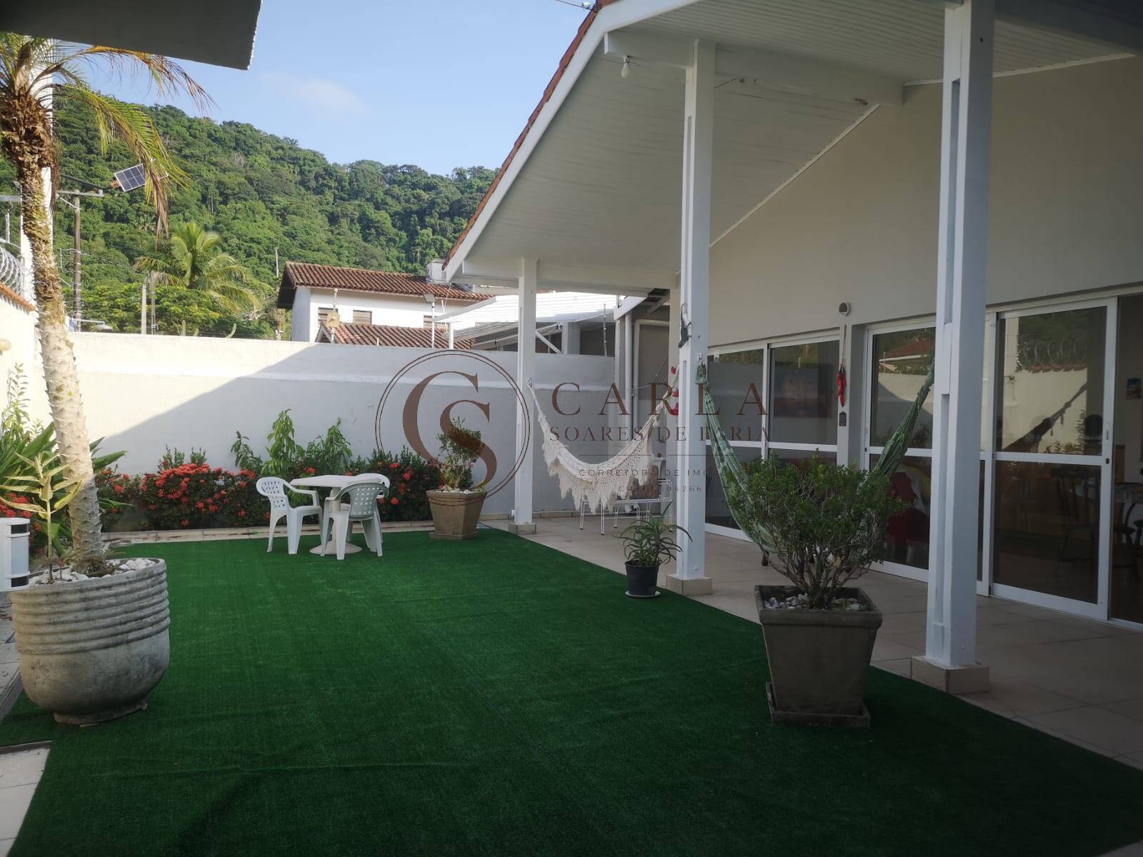 Ampla Casa  Térrea a venda  com Piscina – Jardim Guaiúba, Guarujá