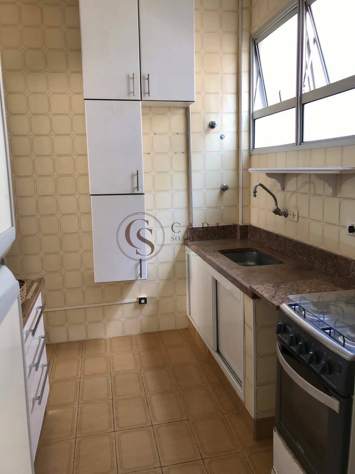 Apartamento com 2 dormitórios a 180 metros da Praia da enseada por 255 mil