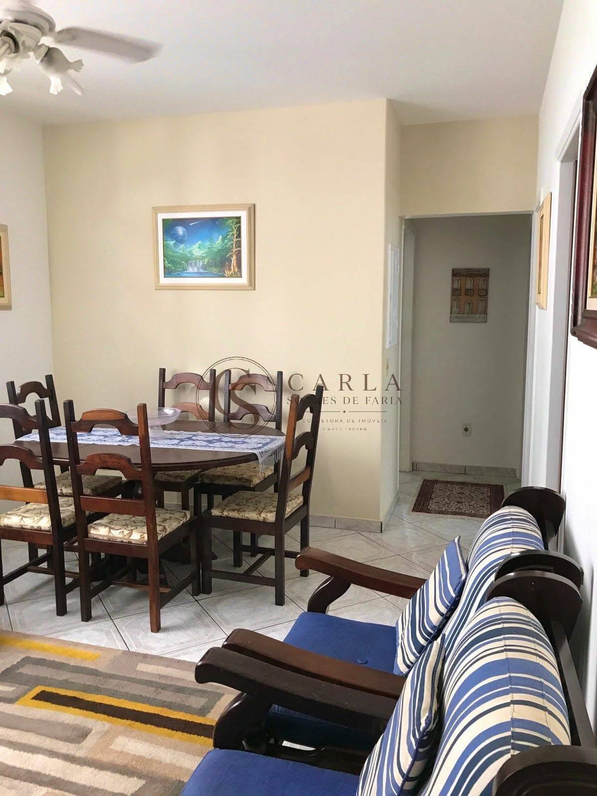 Apartamento com 2 dormitórios a 180 metros da Praia da enseada por 255 mil